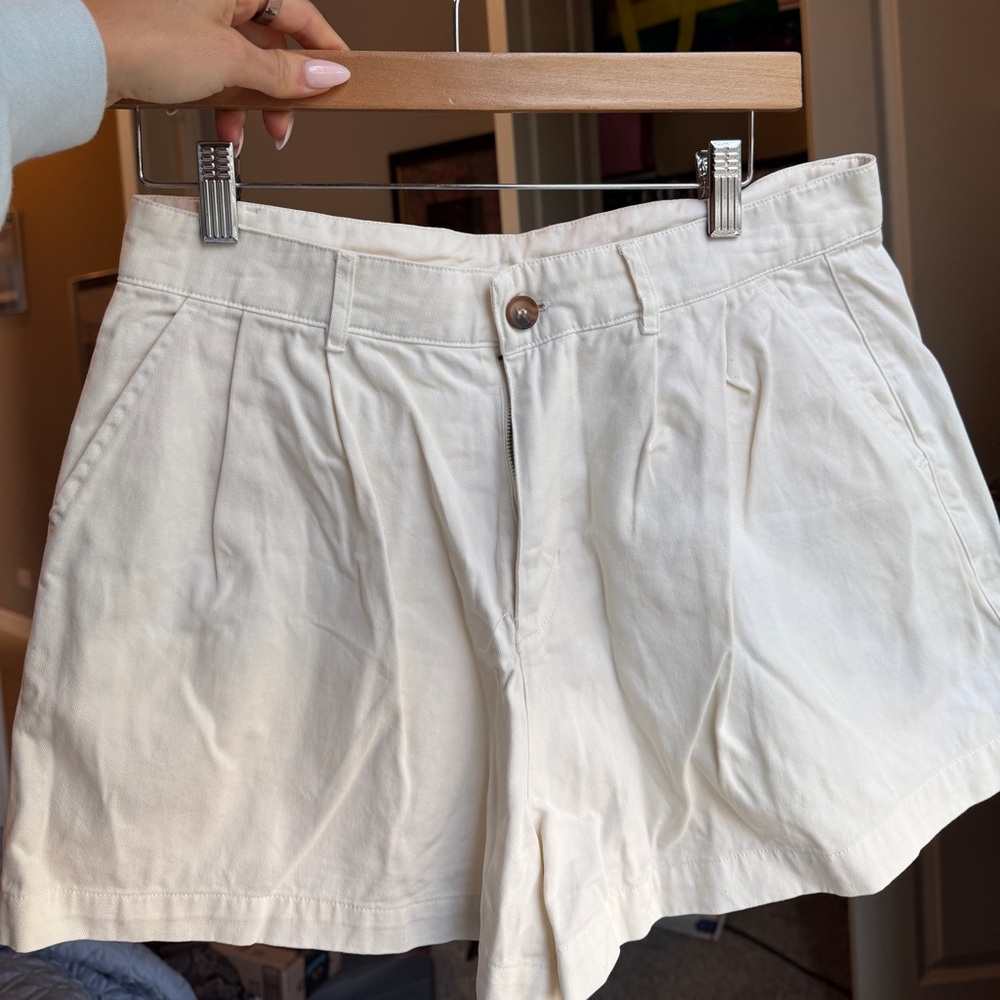 Double Zero Cream High-Rise Pleated Women's Shorts